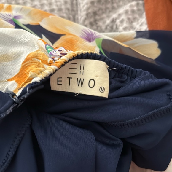 Floral midi dress with open back - Picture 5 of 5